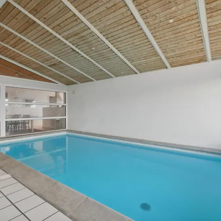 Poolhus Tæt Ved Kysten Vestervig