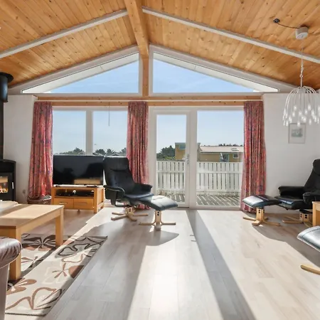 Poolhus Tæt Ved Kysten Feriehus
